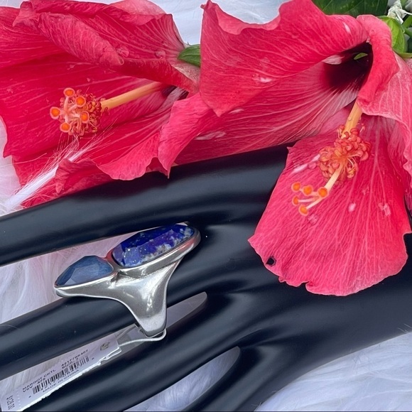 NWT Kendra Scott Margot Vintage Silver Navy Stone & Glass Cocktail Ring - Picture 10 of 11